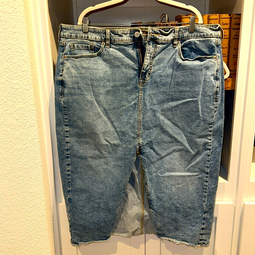 Women's Torrid Blue Jean Skirt front slit